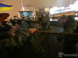 У Києві на Майдані активісти прорвалися через огорожу і зірвали концерт на честь свята (фото, відео)