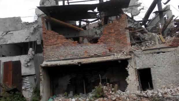 Зруйновані будинки у зоні АТО. Фото: Facebook