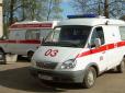 На трасі «Маріуполь-Донецьк» обстріляли автомобіль з цивільними, є поранені
