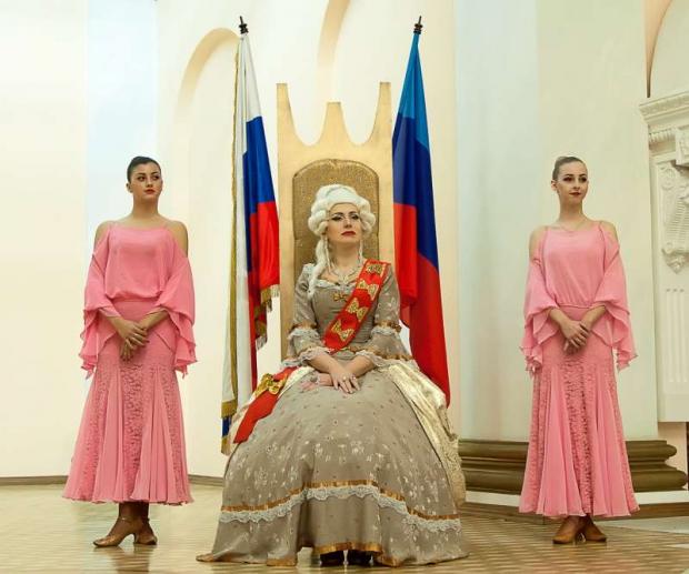 Бал в "ЛНР", присвячений Катерині ІІ відбувся в окупованому Луганську. Ілюстрація:xxivek.net
