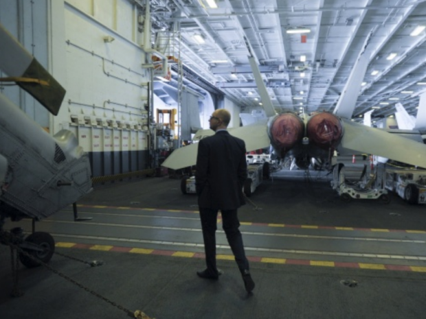 Арсеній Яценюк відвідав авіаносець "Гаррі Трумен". Фото:http://tsn.ua/