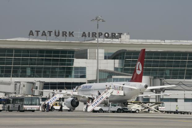 Аеропорт ім. Ататюрка у Стамбулі. Фото: imgust.com.