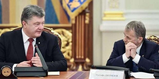 Мустафа Джемілєв та Петро Порошенко. Фото: uapress.info.