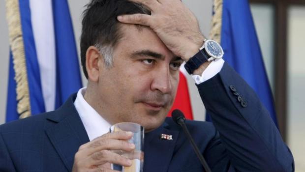 Ошизевший популист: Аваков накинувся на Саакашвілі та облив водою