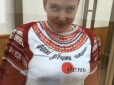 Надію не зламати: Савченко на грудях написала питання Путіну (фото)