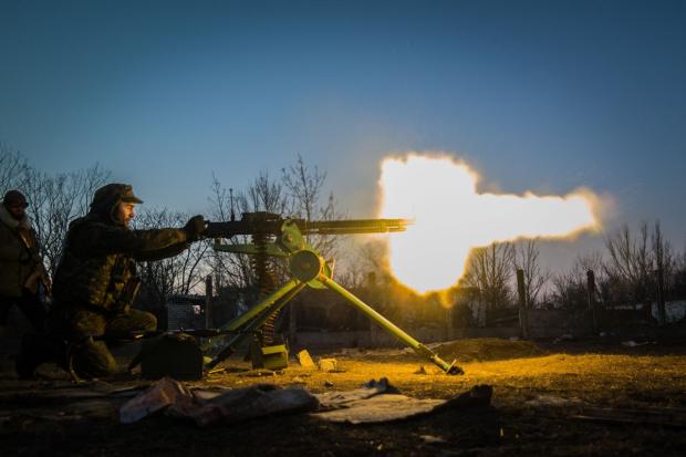 Обстріли на Донбасі не припиняються. Фото: www.gogetnews.info.
