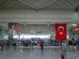 Москва працює? В аеропорту Стамбула прогримів потужний вибух, є постраждалі