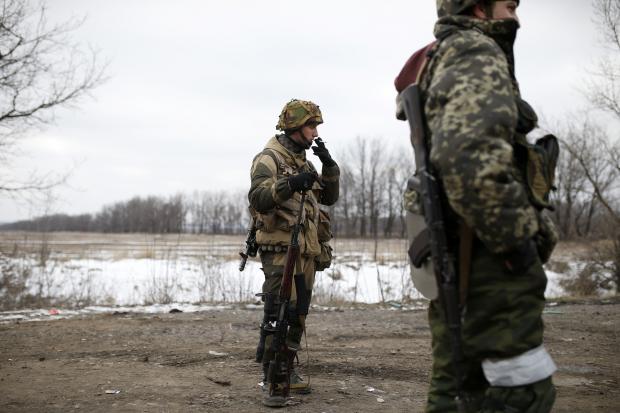 Українські військові на околицях Маріуполя. Фото: ТСН.