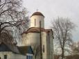 Духовне паломництво: Всесвітньовідомий художник розписує церкву на Київщині (відео)