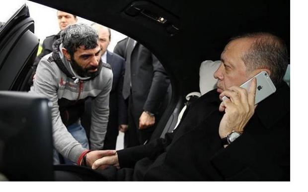 Президент Туреччини переконав невідомого чоловіка не вчиняти самогубство. Фото:http://aa.com.tr/