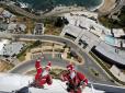 Фоторепортаж до свята: Чим займаються Санта-Клауси в різних країнах