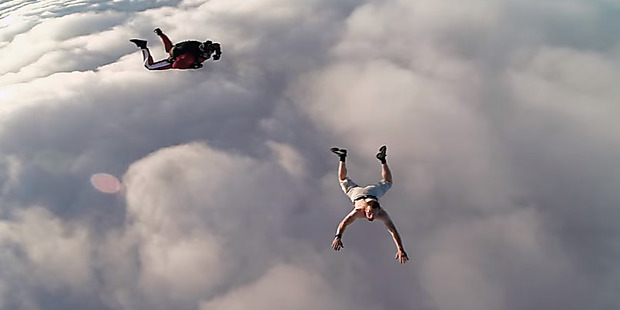 Без остраху: Фін без парашута стрибнув з 4-кілометрової висоти (відео)