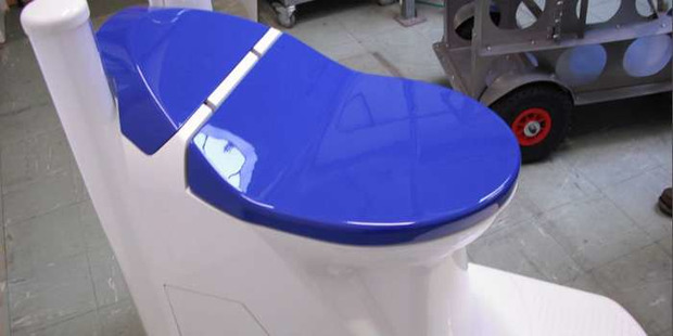 Сучасні технології: В Британії зробили туалет, що вироблятиме чисту воду та енергію