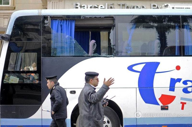 У Каїрі обстріляли автобус з туристами (фото, відео)