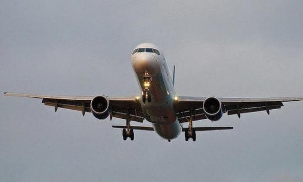 П'яний пасажир літака, що прямував на Камчатку,погрожував екіпажу підірвати авіалайнер. Ілюстрація:newstes.ru