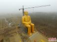Оце так: У Китаї гігантську статую Мао Цзедуна зруйнували через три дні після завершення робіт