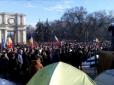 Протести поновлені: У Кишиневі знову неспокійно (фоторепортаж)