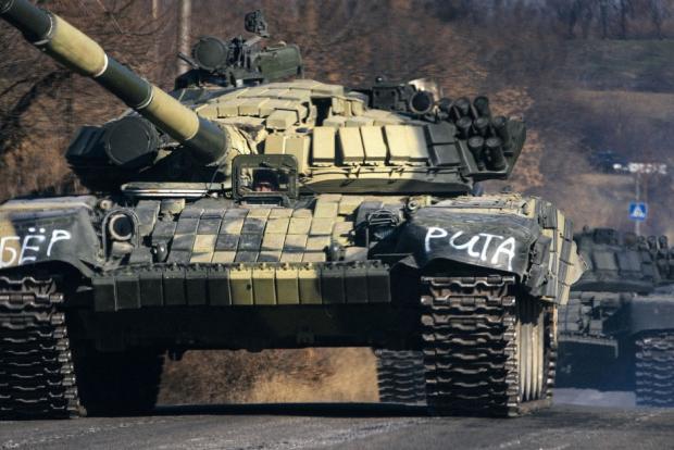 Російські танки на Донбасі. Фото: parlament.biz.