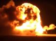 Символічний випадок на аеродромі Українка: як вибухнув російський стратегічний бомбардувальник ТУ-95 (відео)