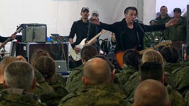 Група "Агата Крісті" виступила перед російськими військовими у Сирії. Фото:http://www.dialog.ua/