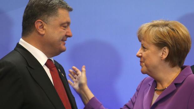 Ангела Меркель та Петро Порошенко. Фото: svopi.ru.