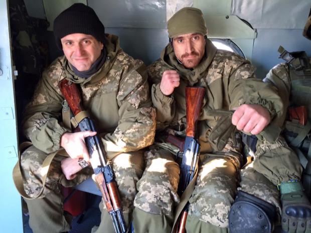 Фото с Facebook Цви Ариели и Бригады легкой пехоты Национальной гвардии Украины