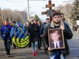Юнак грав в футбол і мріяв про єдину Україну: Росіяни надіслали жительці Краматорська голову її по-звірячому вбитого сина