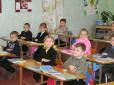 Депутат: У школі Києва дітей годували недоїдками, є отруєні