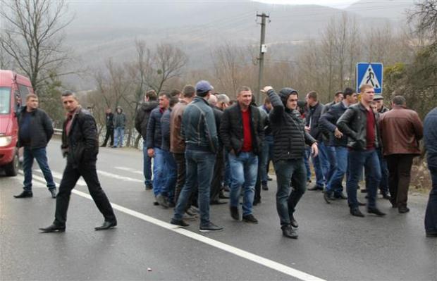 На Закарпатті відбулася акція протесту перевізників. Фото:http://www.mukachevo.net/