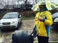 Дайте скрепам корвалолу: Олександр Усик прогулявся Сімферополем у формі з українським прапором (фотофакт)