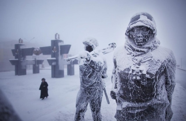 Пекло замерзло: Опубліковані фото найбільш холодного міста в світі