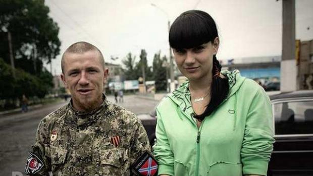 Моторола з "дружиною". Фото: lifenews.ru.