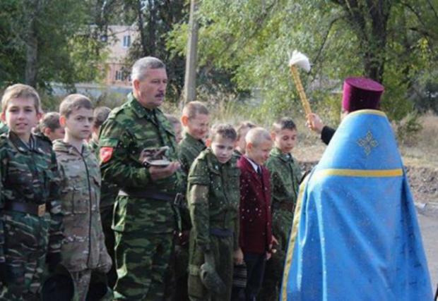 Російські священики вчать дітей ненавидіти та вбивати. Фото: соцмережі.