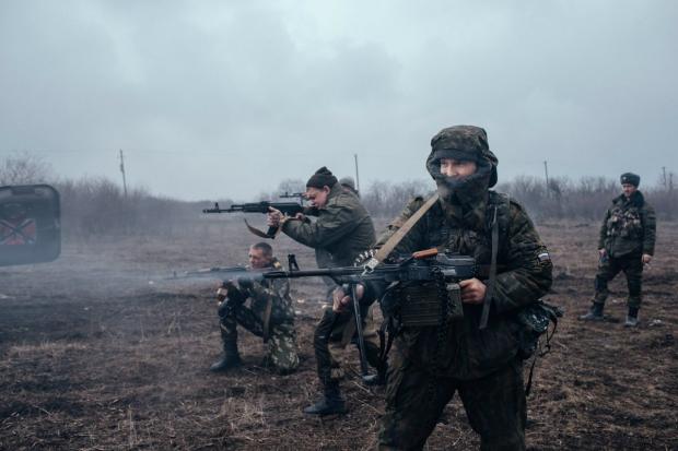 Терористи обстрілювали українські позиції до півночі. Ілюстрація:dt.ua