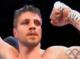 Як український боксер, стікаючи кров'ю, переміг у ринзі завзятого американця (відео)