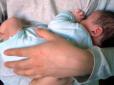 Синдром дитячого струсу: Житель Тайваню заколисав своє немовля до смерті