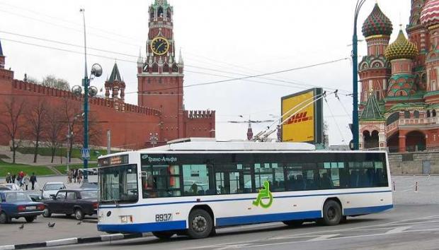 Тролейбус на Красній площі. Фото: uapress.info.
