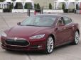 Машина мрії: Tesla буде самостійно паркуватися і приїжджати до власника