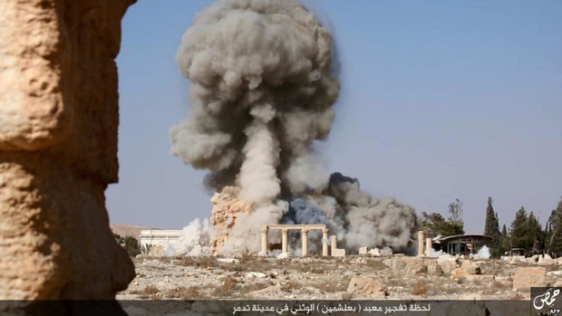Бойовики ІДІЛ підірвали древній храм в Пальмірі. Фото: Твіттер.