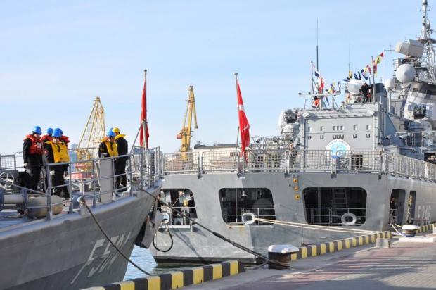 В Одесу прибули два військові кораблі з Туреччини. Фото: Facebook