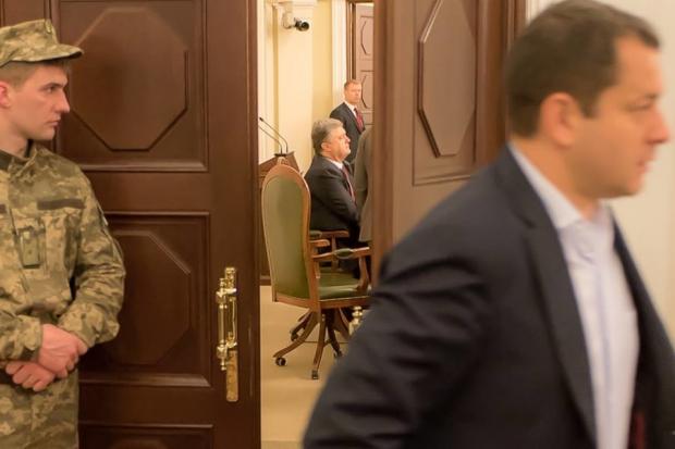 Петро Порошенко приїхав у Раду. Фото: соцмережі.