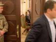 Прийняти рішення негайно: Порошенко прибув до Ради і зажадав  голосування щодо уряду (фото)