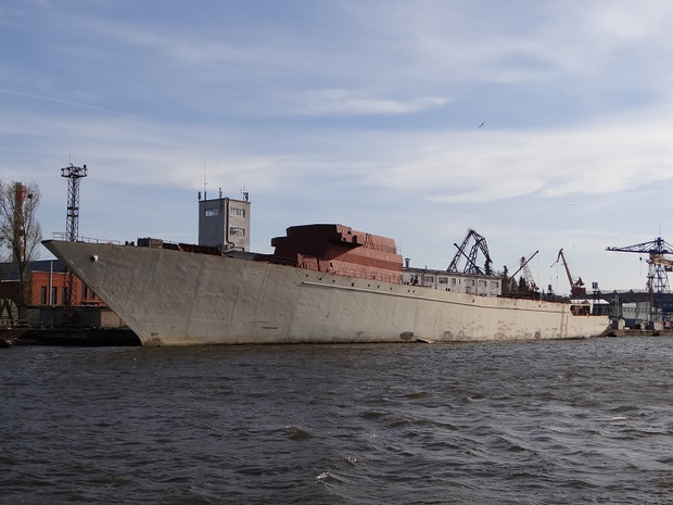 Гроші скінчилися: Верфі Калінінграда поріжуть на металобрухт недобудовані бойові кораблі Росії