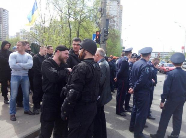 Представники ГО "Майдан" на Позняках. Ілюстрація:informator.news