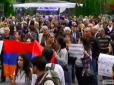 Протест у Єревані: Тисячі вірмен палили прапори РФ і вимагали росіян забратися з Нагірного Карабаху (відео)