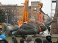 Заробити купку гривень на проклятому минулому: Китайці накинули оком на пам'ятник Леніну із Запоріжжя