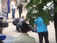 Збройний напад на поліцейського в Харкові: з'явилося відео інциденту