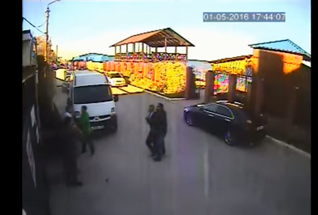 Бійка у Феодосії. Фото: скріншот з відео.