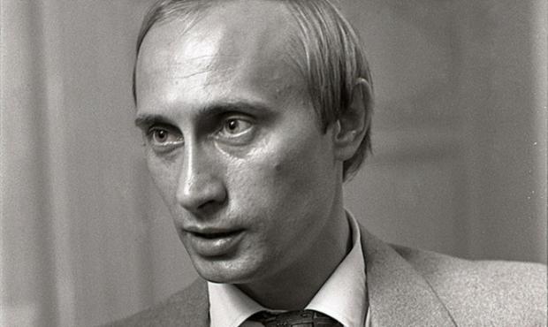 Молодий Путін. Фото: maxpark.com.