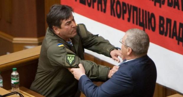 Бійка в Раді між Вілкулом та Тимошенко. Фото:скрін відео